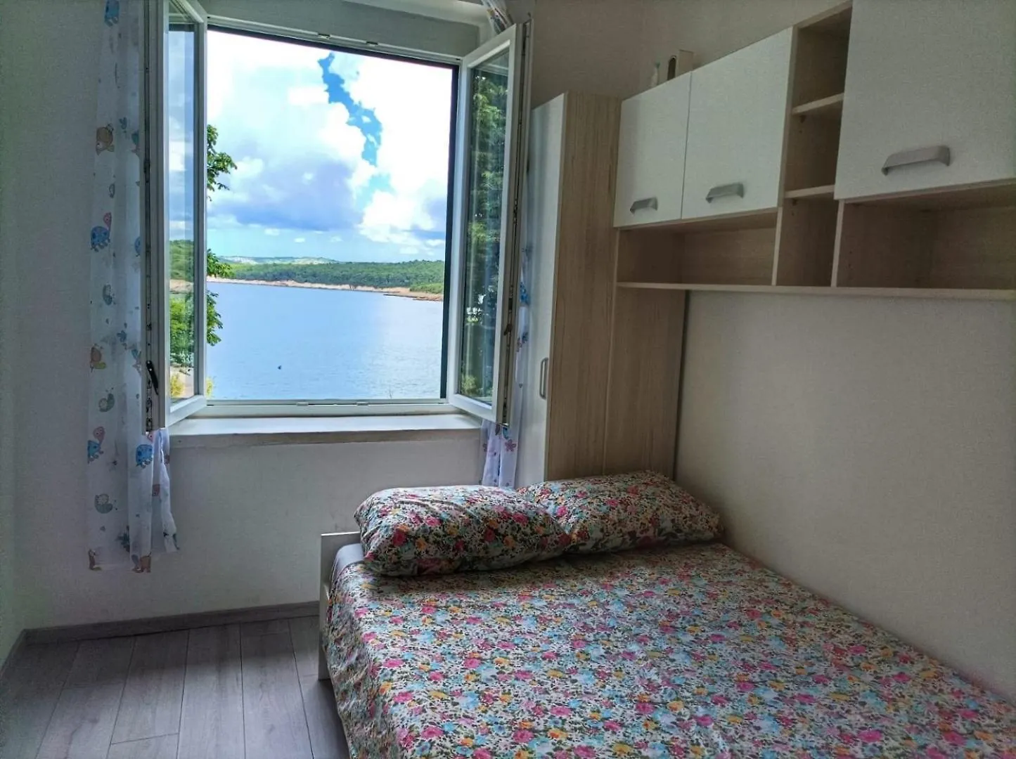 Apartment Rajka Koromačno 0*,